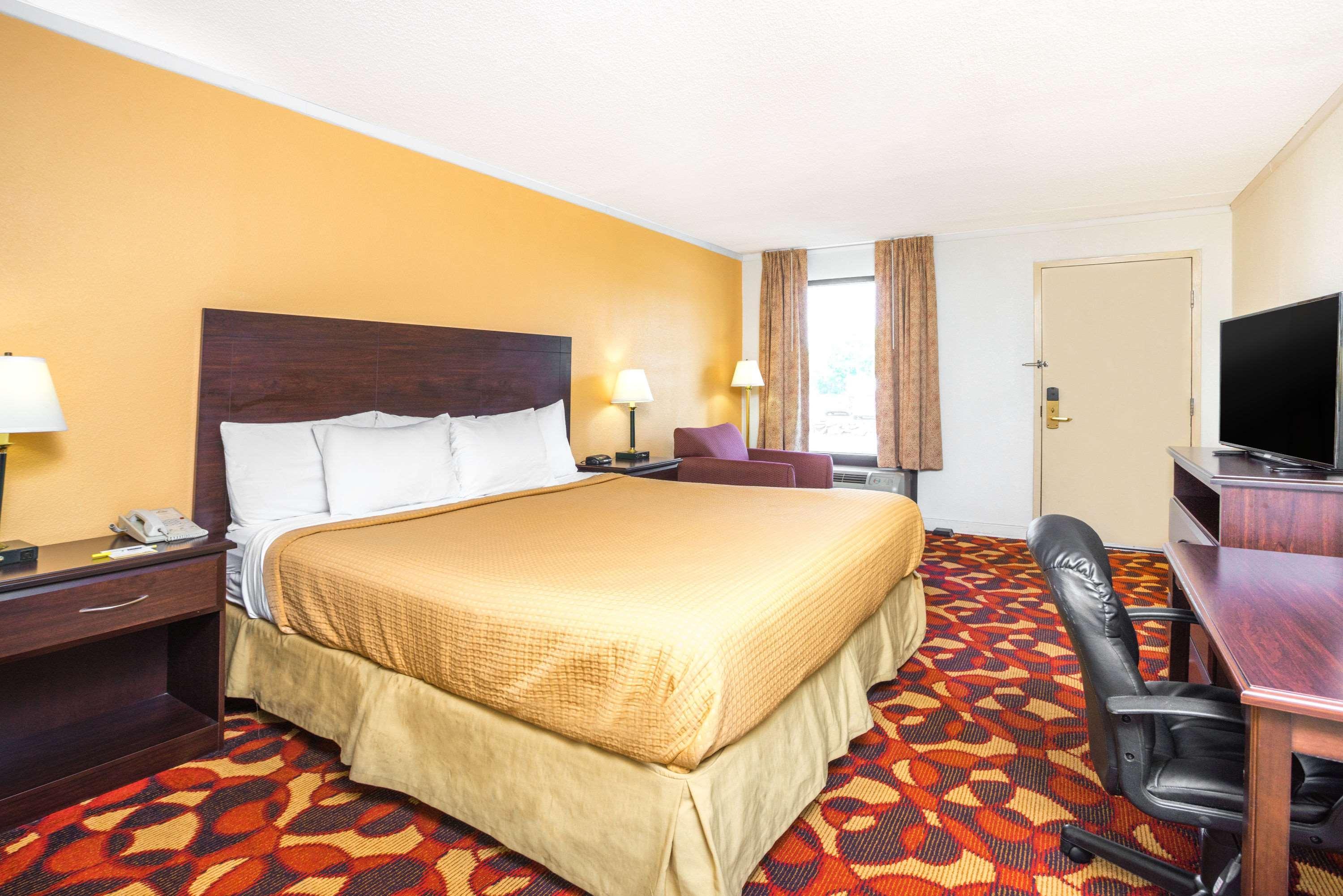 Days Inn By Wyndham Salem Extérieur photo