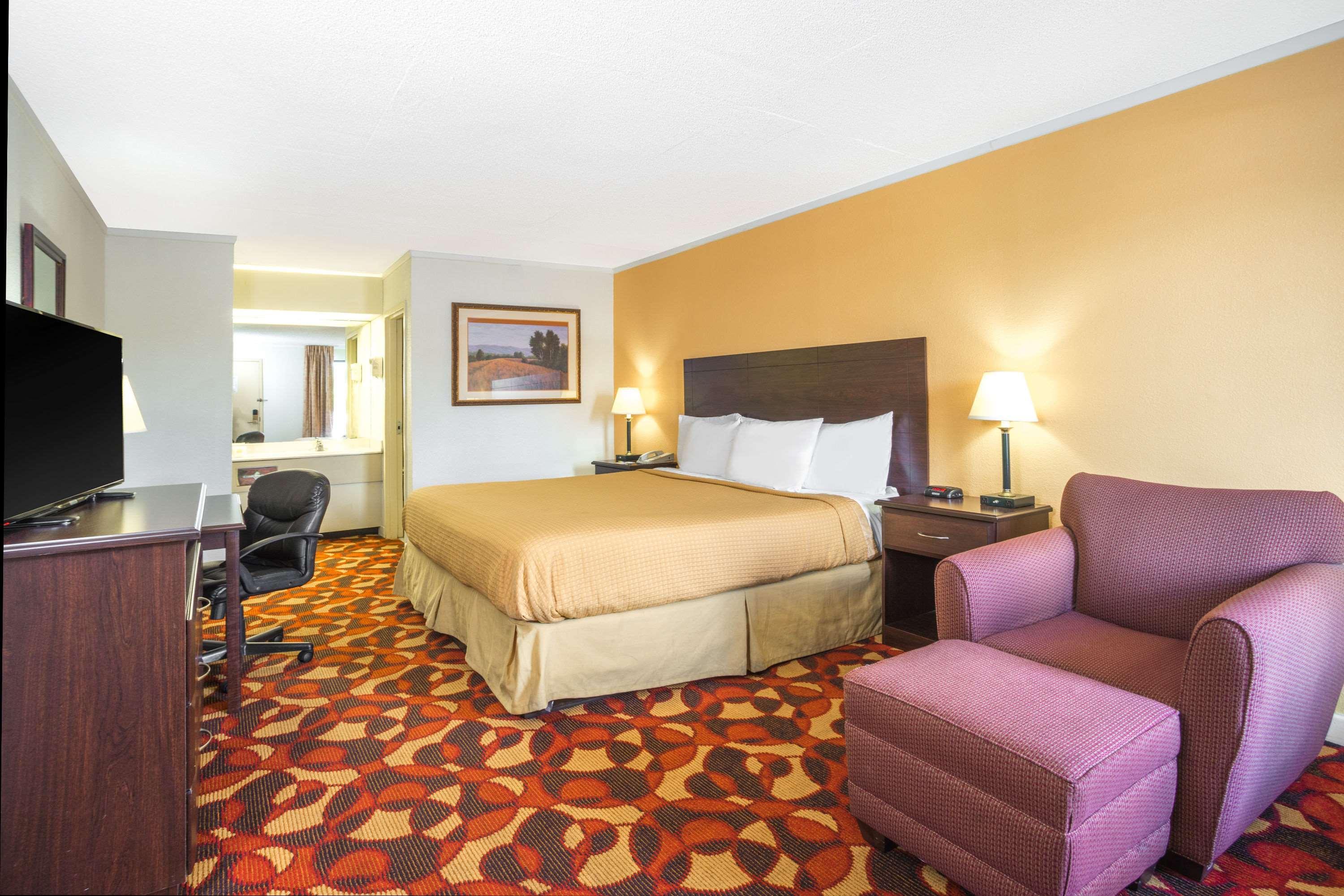 Days Inn By Wyndham Salem Extérieur photo