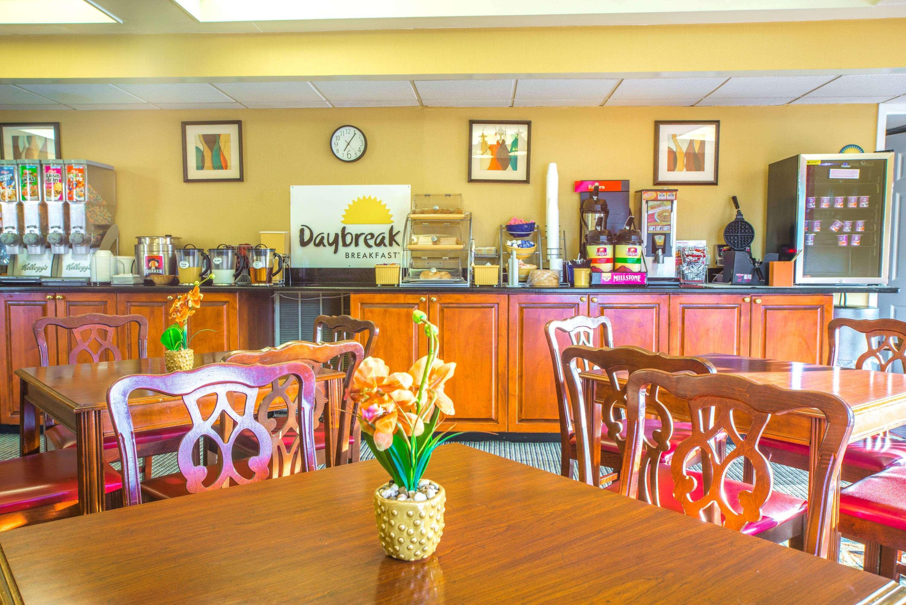 Days Inn By Wyndham Salem Extérieur photo
